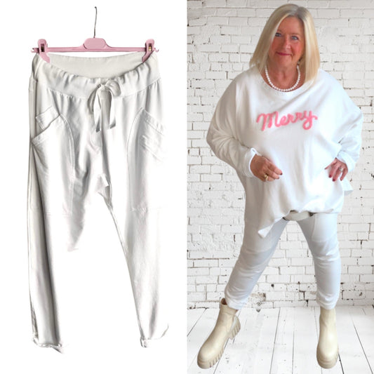 Jogg Pants mit großen Taschen, weiß