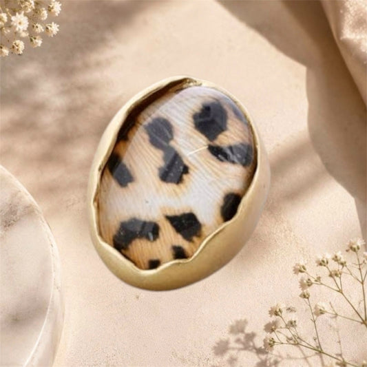 großer Metallharz Ring "BOLD", Leopard