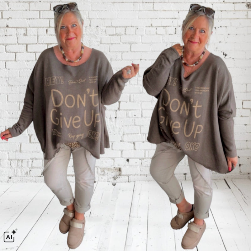 Roundneck Sweater "DON'T GIVE UP", braun