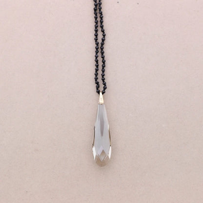 lange Halskette CRYSTALS mit Tropfenanhänger, schwarz