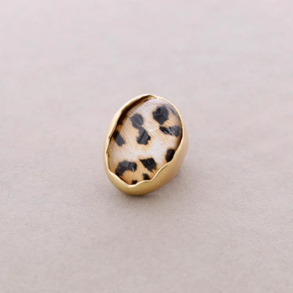 großer Metallharz Ring "BOLD", Leopard