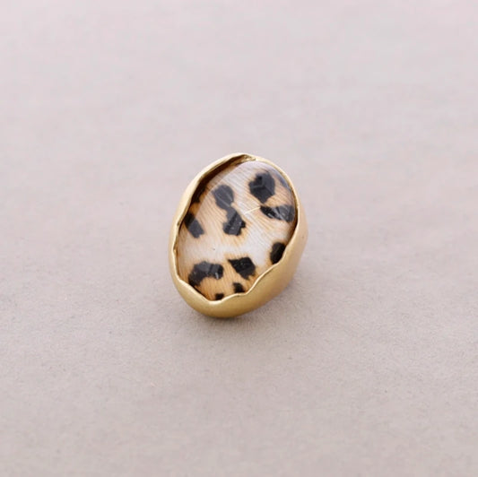 großer Metallharz Ring "BOLD", Leopard