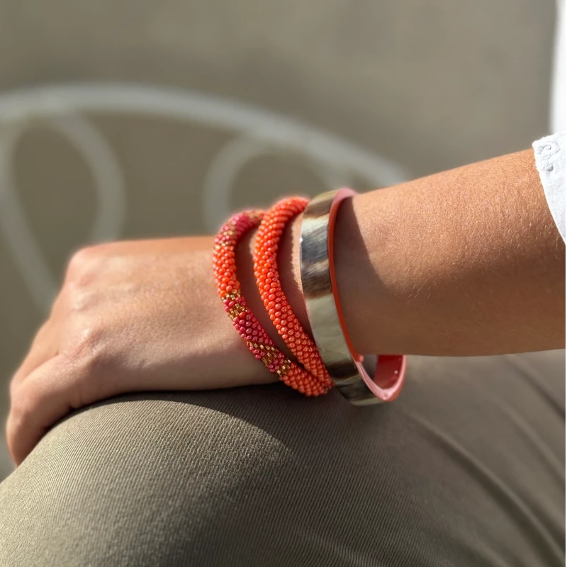 Maison KIZO - nepalesisches Roll-on Armband, korallenorange