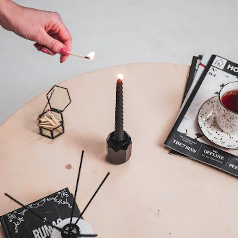 Hv Twisted Candle Black A