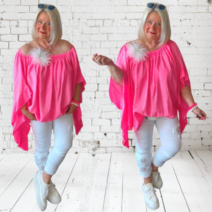 Carmen Bluse "ELARA" mit Volants, neonpink