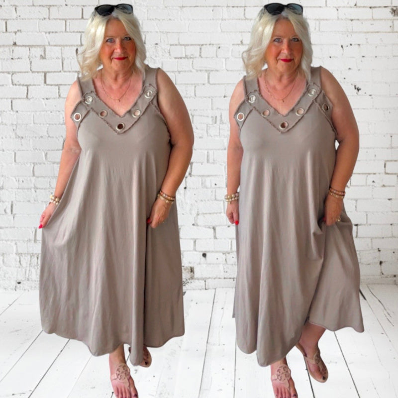 Träger Kleid "ESTIE" mit Ösen, taupe
