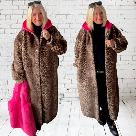 Mantel "LUXURY LEO" mit neonpinker Kapuze