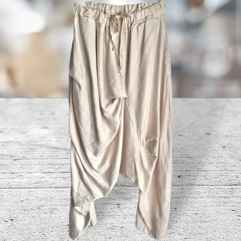 Baggy Hose "CREASE" mit tiefer Base