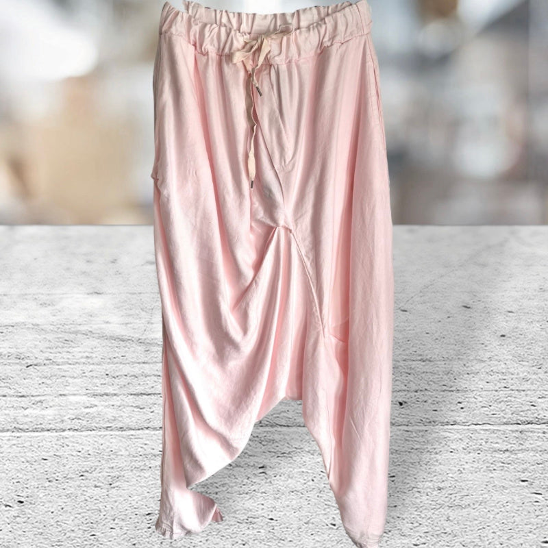Baggy Hose "CREASE" mit tiefer Base