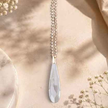 lange Halskette CRYSTALS mit Tropfenanhänger, beige