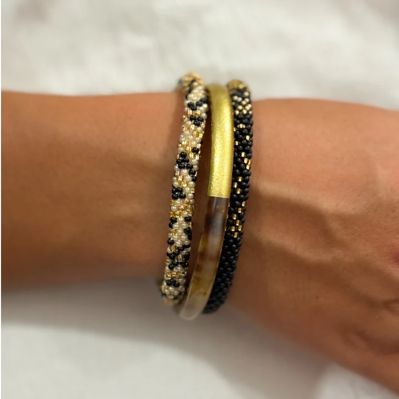 Maison KIZO - nepalesisches Roll-on Armband, schwarz/gold