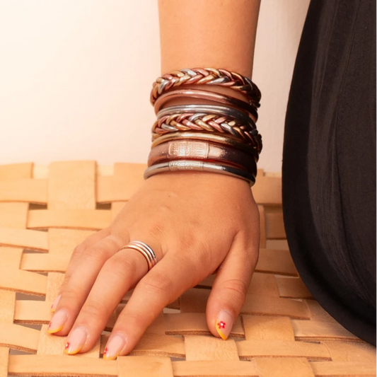 Maison IZEL - Geflochtenes buddhistisches Armband, Gold Multi • Braun