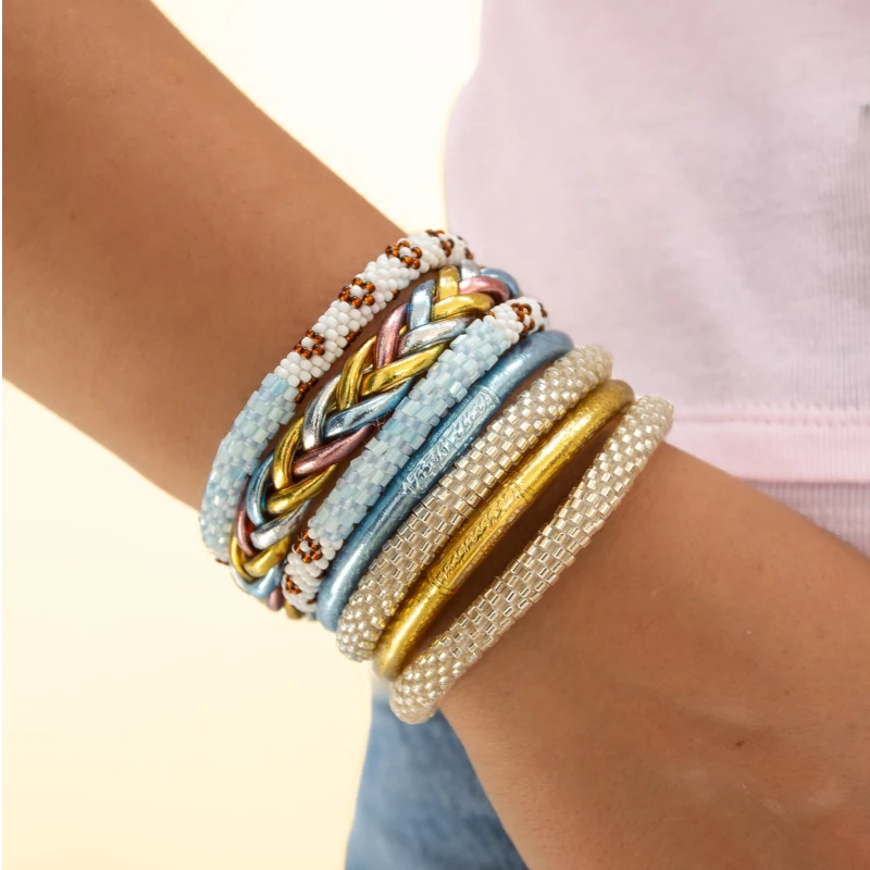 Maison IZEL - Buddhistisches Mantra Armband, Gletscherblau
