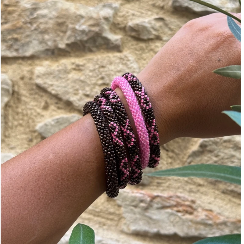 Maison KIZO - Charity Perlenarmband "PINKTOBER", schoko/pink