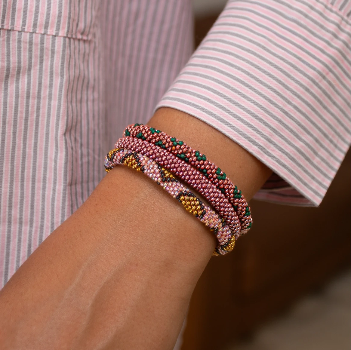 Maison IZEL - Nepalesisches Roll-on Armband, altrosé/gold