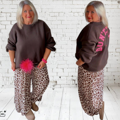 Roundneck Sweater "DON'T CARE CLUB", schoko