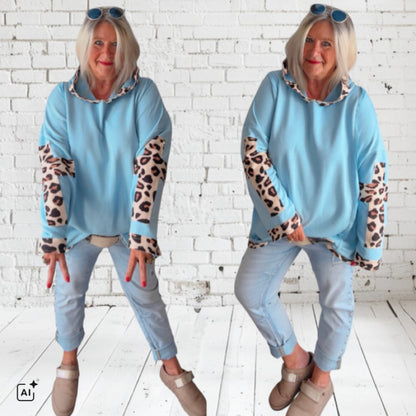Hoodie "CROSS PATCH LEO", hellblau
